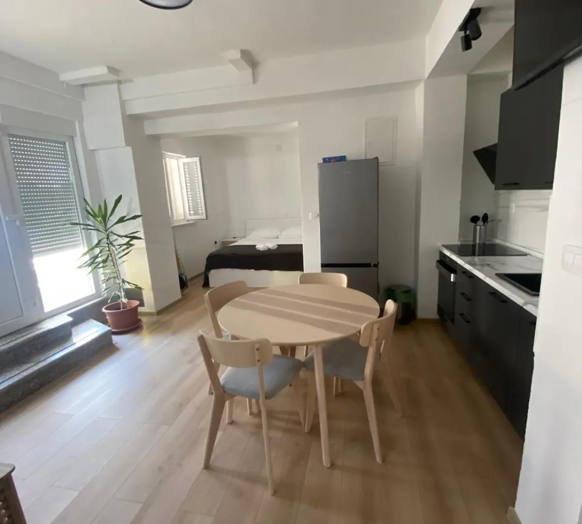 Studio Apartman Sedmica 扎达尔