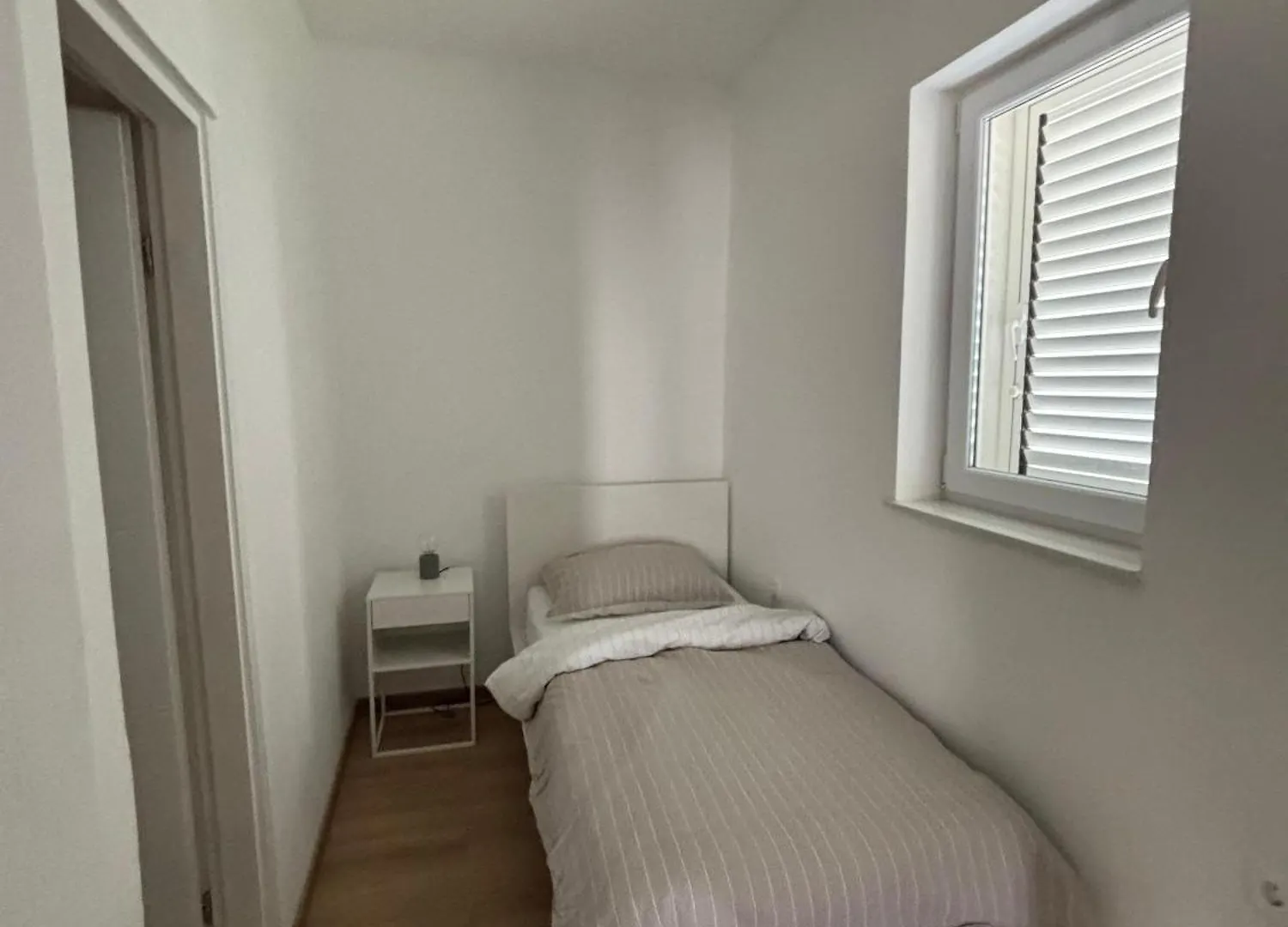 Studio Apartman Sedmica Zara 0*,